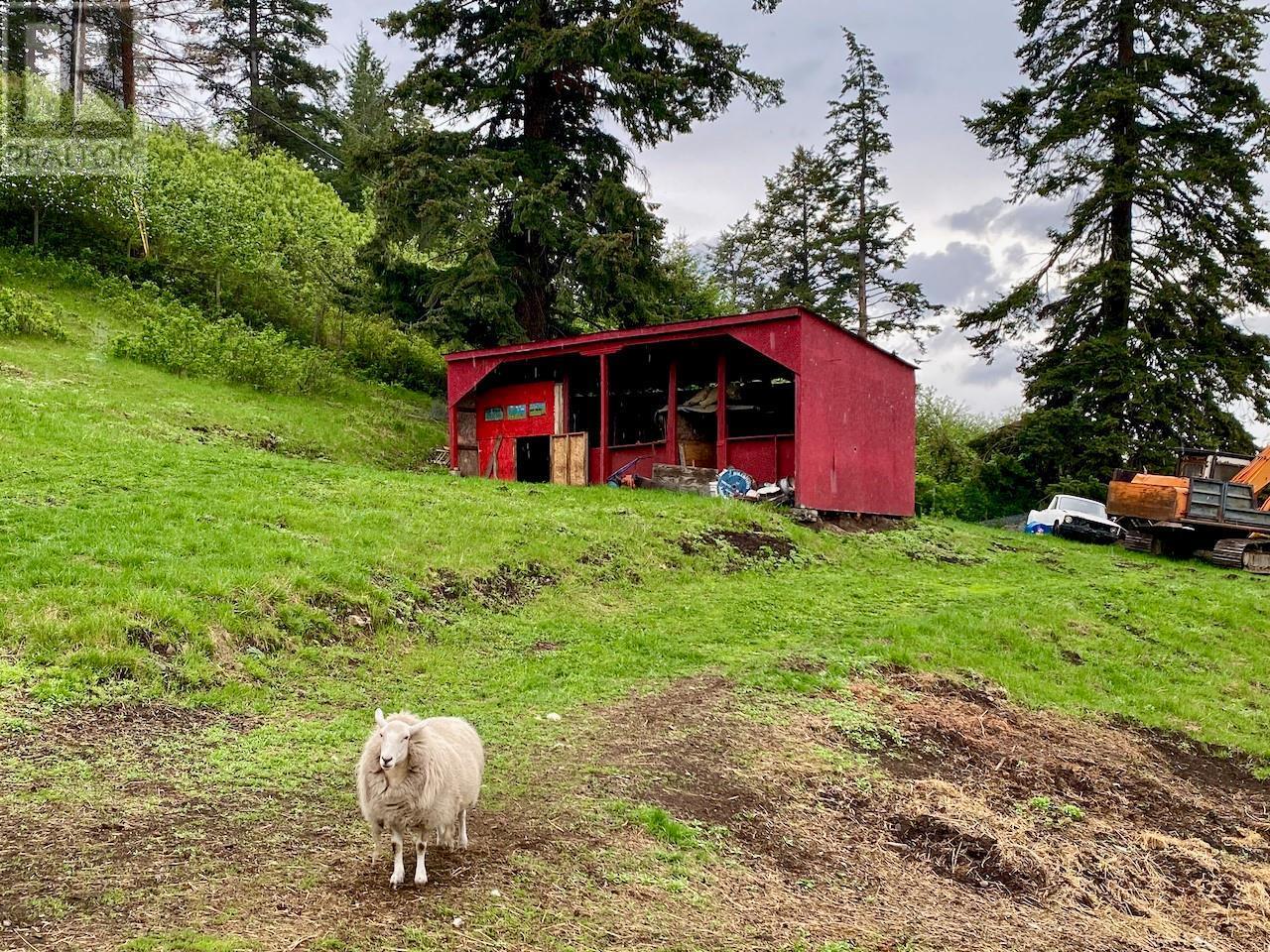 5620 Neil Road, Vernon, BC - Outdoor With Deck Patio Veranda