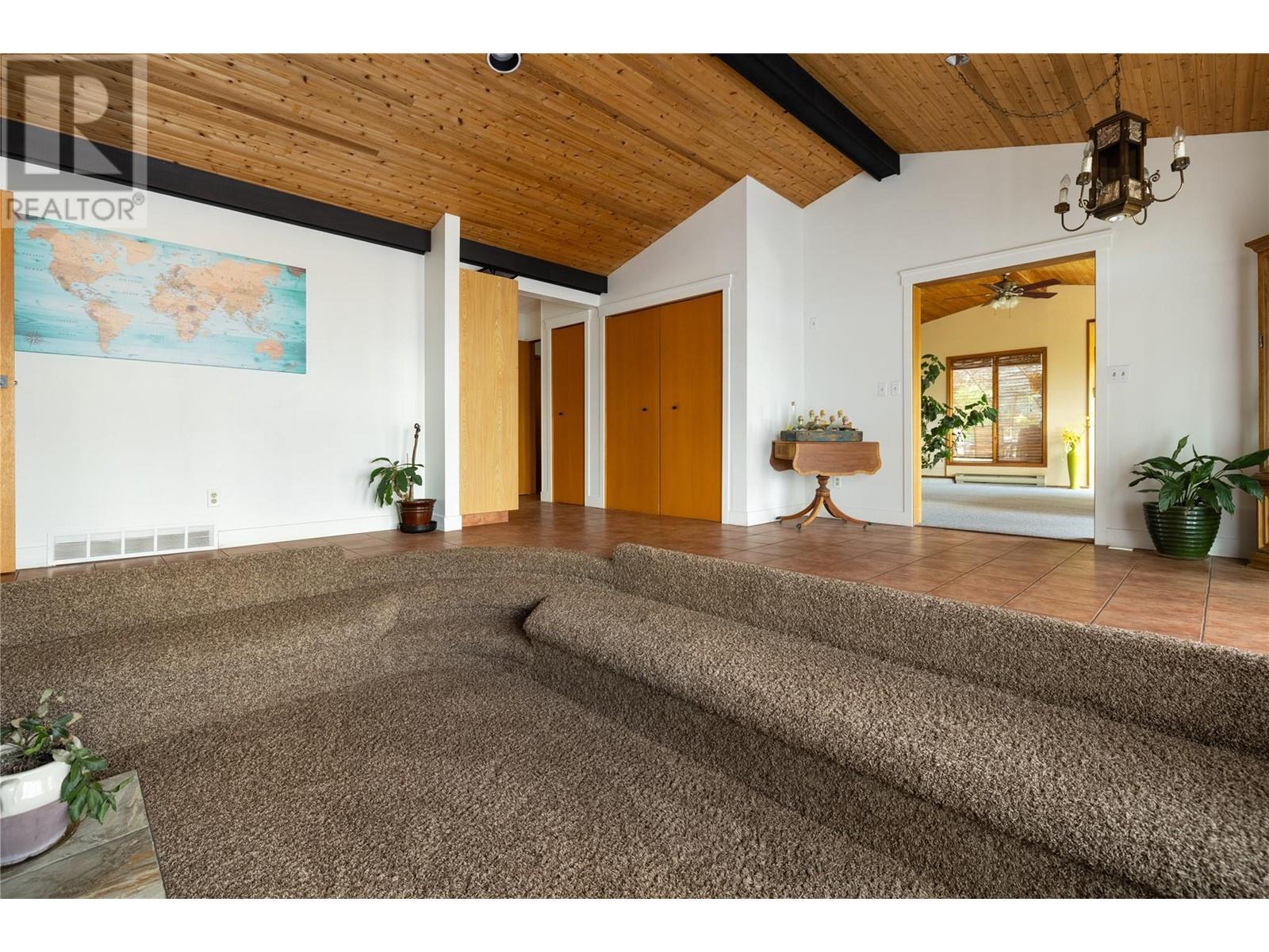 5620 Neil Road, Vernon, BC - With Exterior