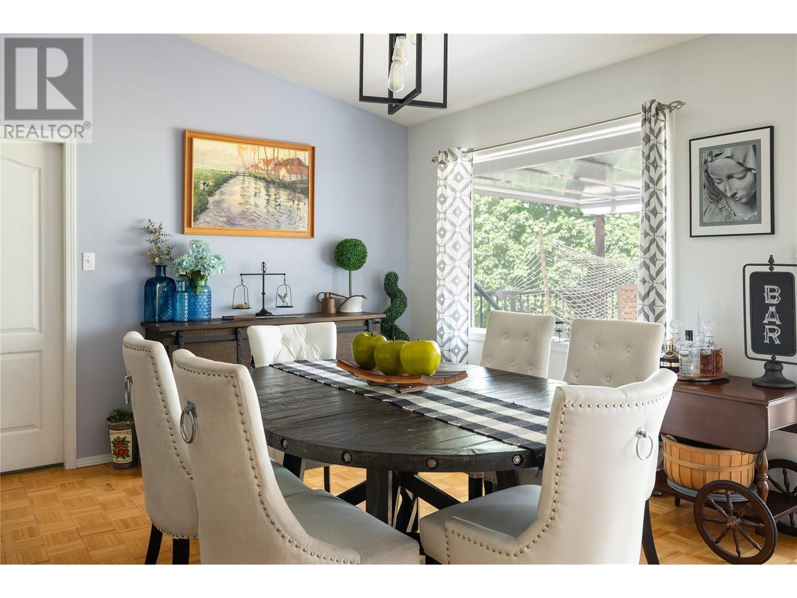 5620 Neil Road, Vernon, BC - Indoor Photo Showing Dining Room