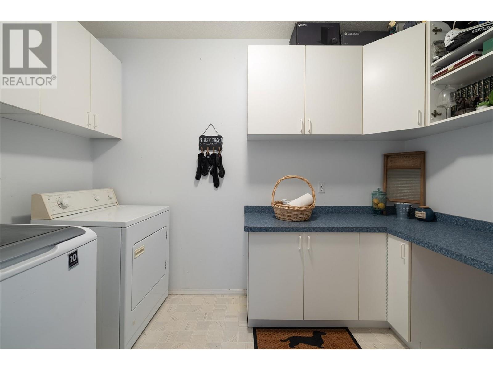 5620 Neil Road, Vernon, BC - Indoor Photo Showing Laundry Room