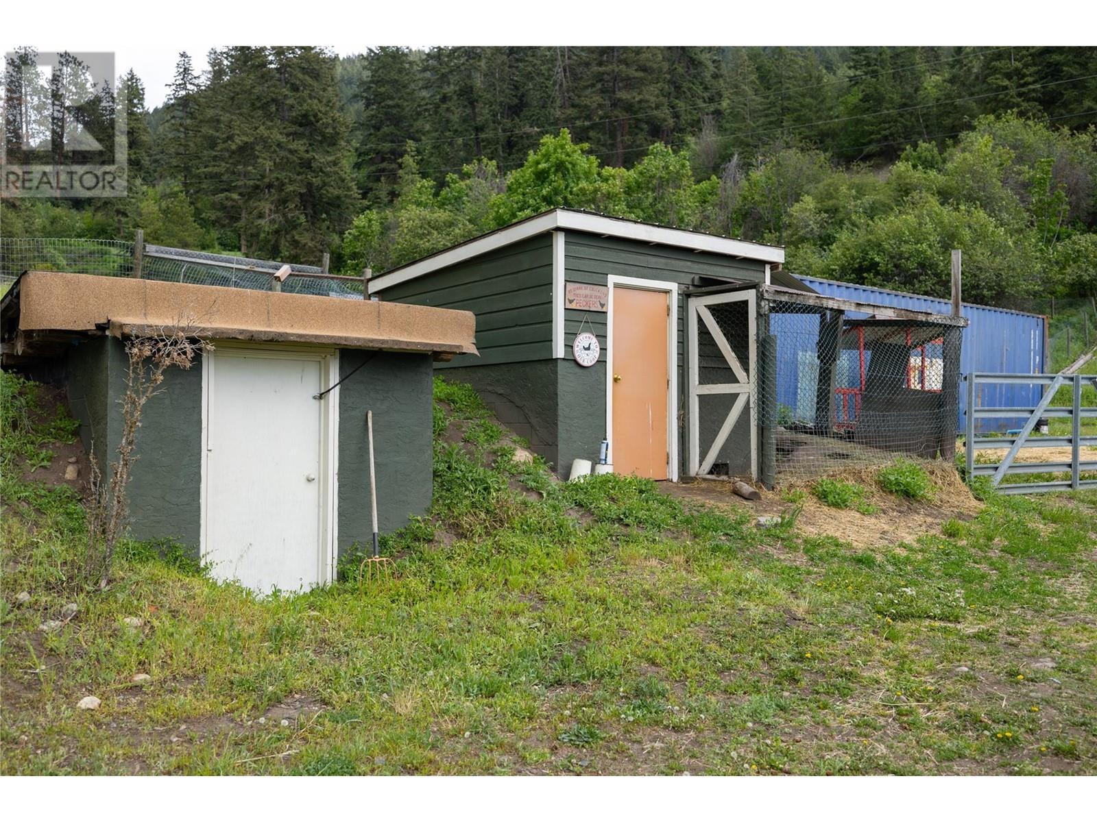 5620 Neil Road, Vernon, BC - Outdoor