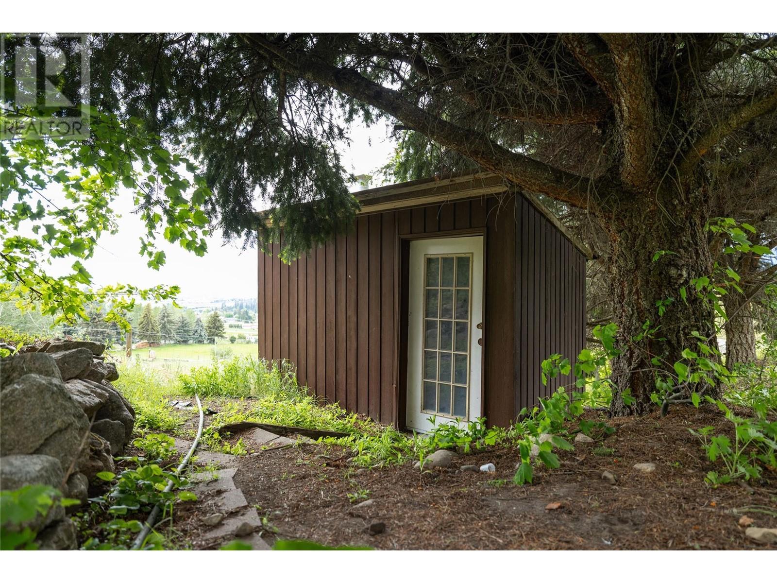 5620 Neil Road, Vernon, BC - Outdoor