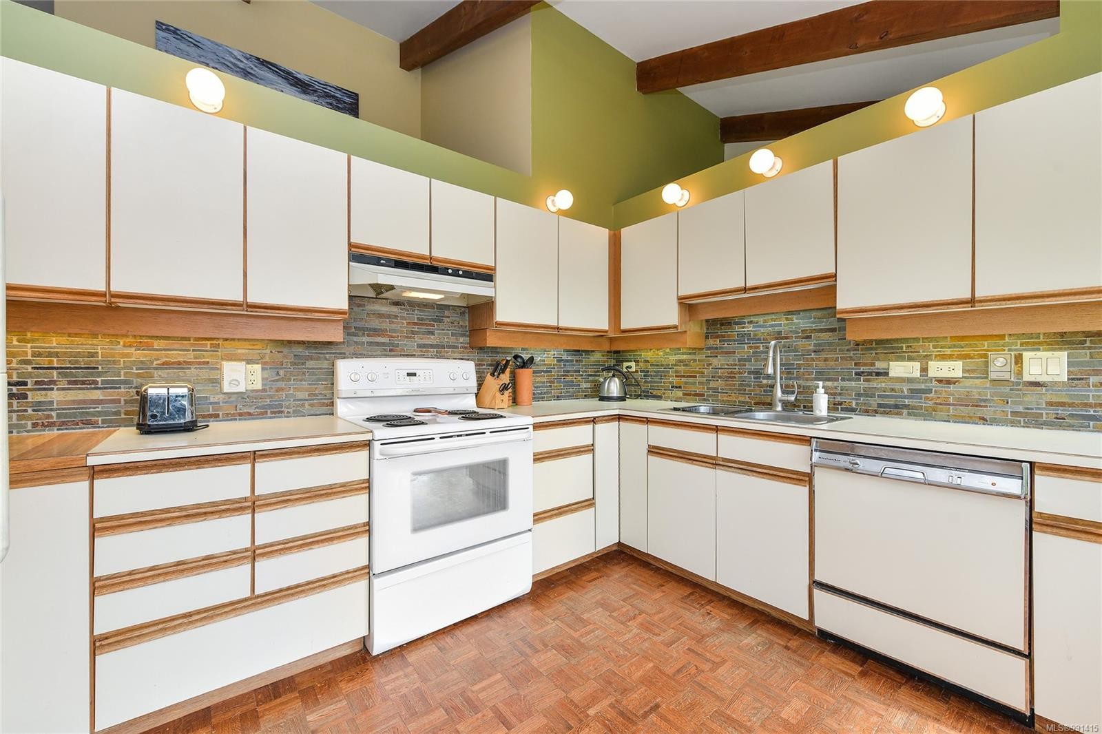 524 Bay Trnabt, Mayne Island, BC