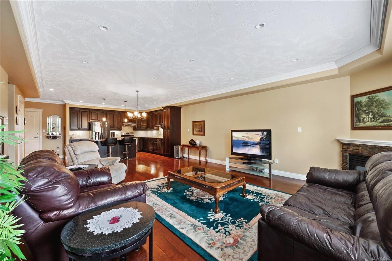 415-3666 Royal Vista Way, Courtenay, BC - Indoor Photo Showing Living Room