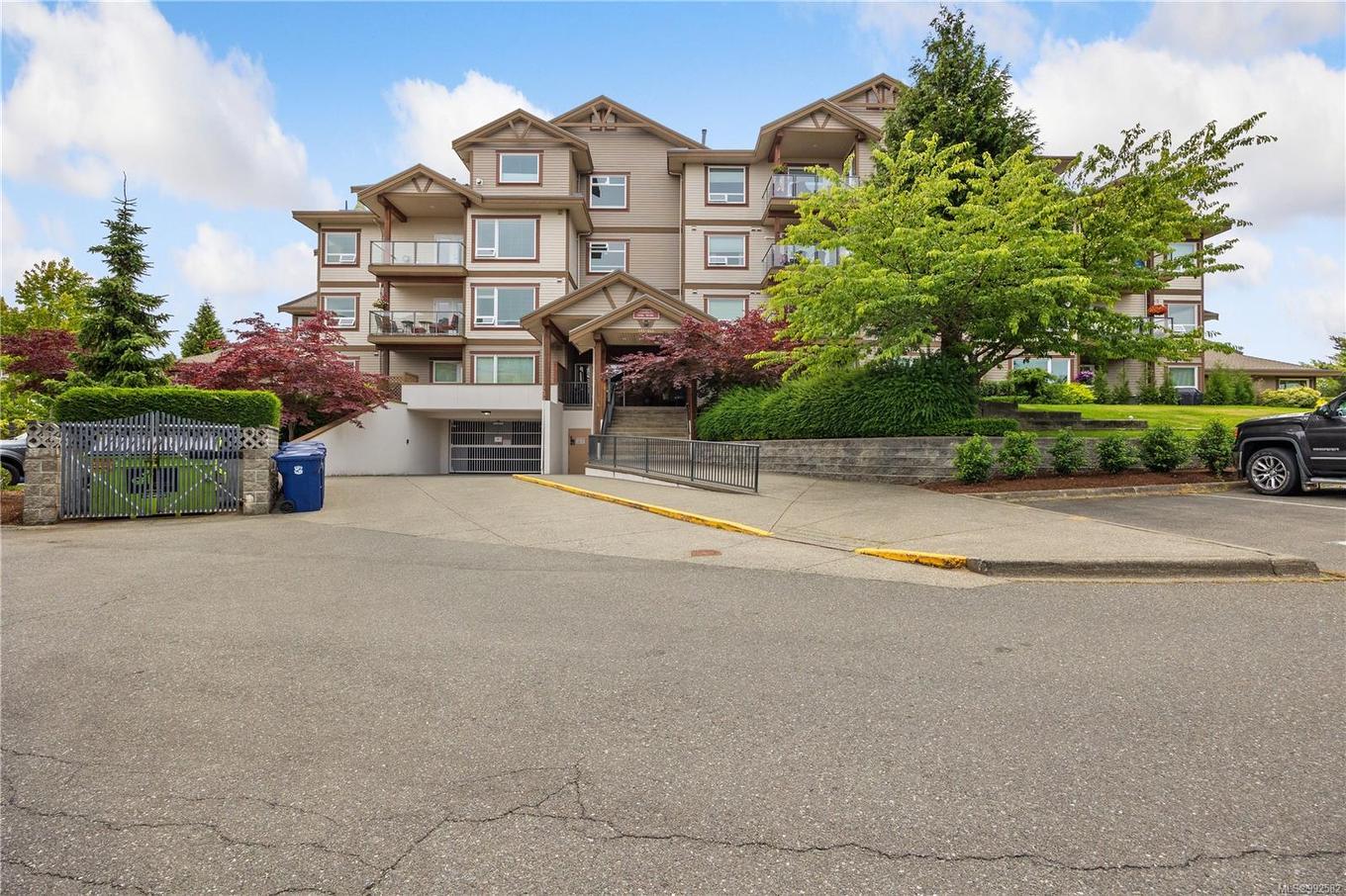 415-3666 Royal Vista Way, Courtenay, BC - Outdoor With Facade