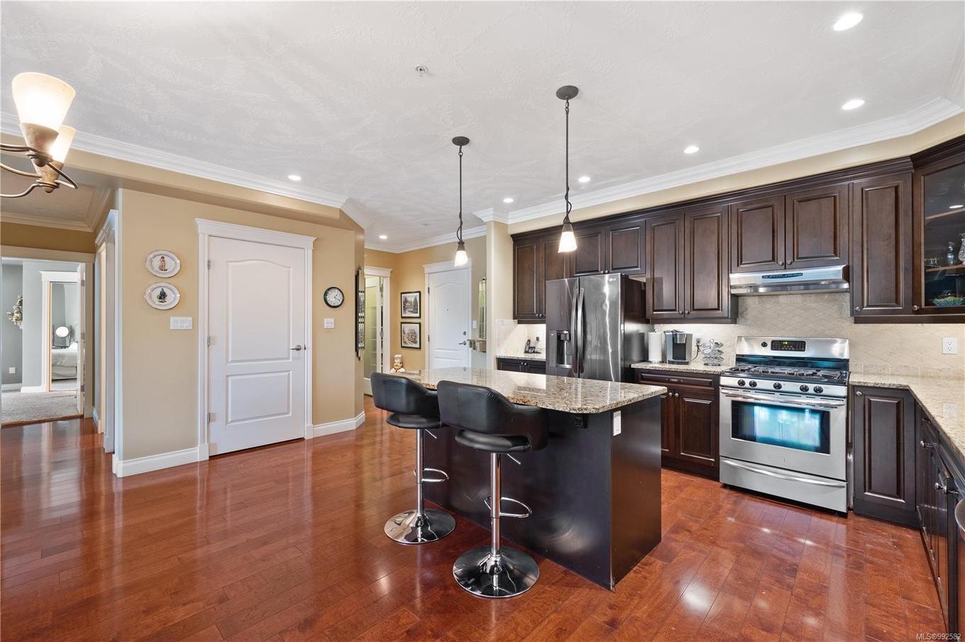 415-3666 Royal Vista Way, Courtenay, BC - Indoor Photo Showing Kitchen With Upgraded Kitchen