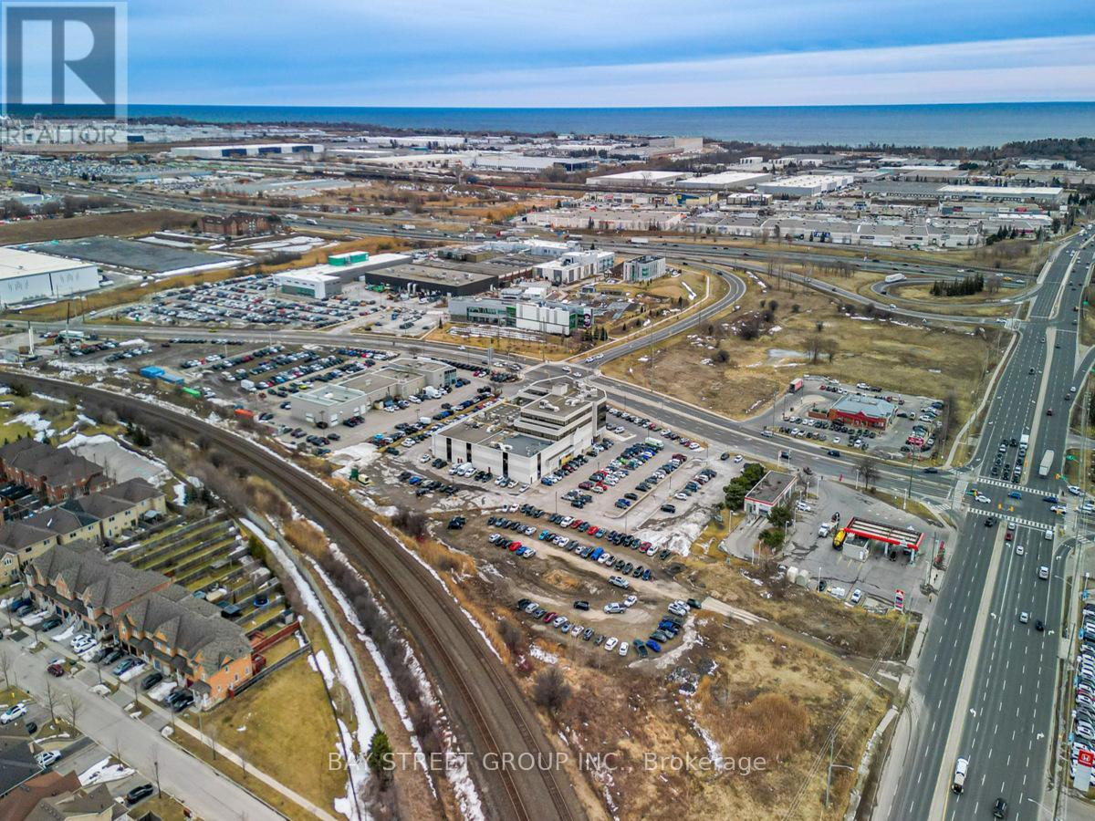 1600 Stellar Drive, Whitby, ON