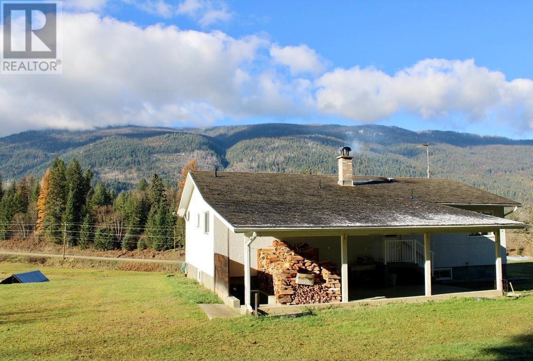 6915 Kimoff Road, Appledale, BC - Outdoor With View