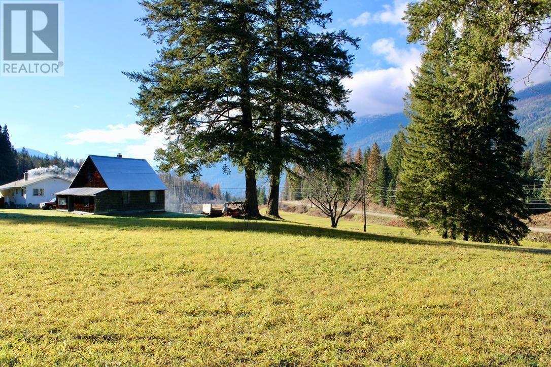 6915 Kimoff Road, Appledale, BC - Outdoor With View