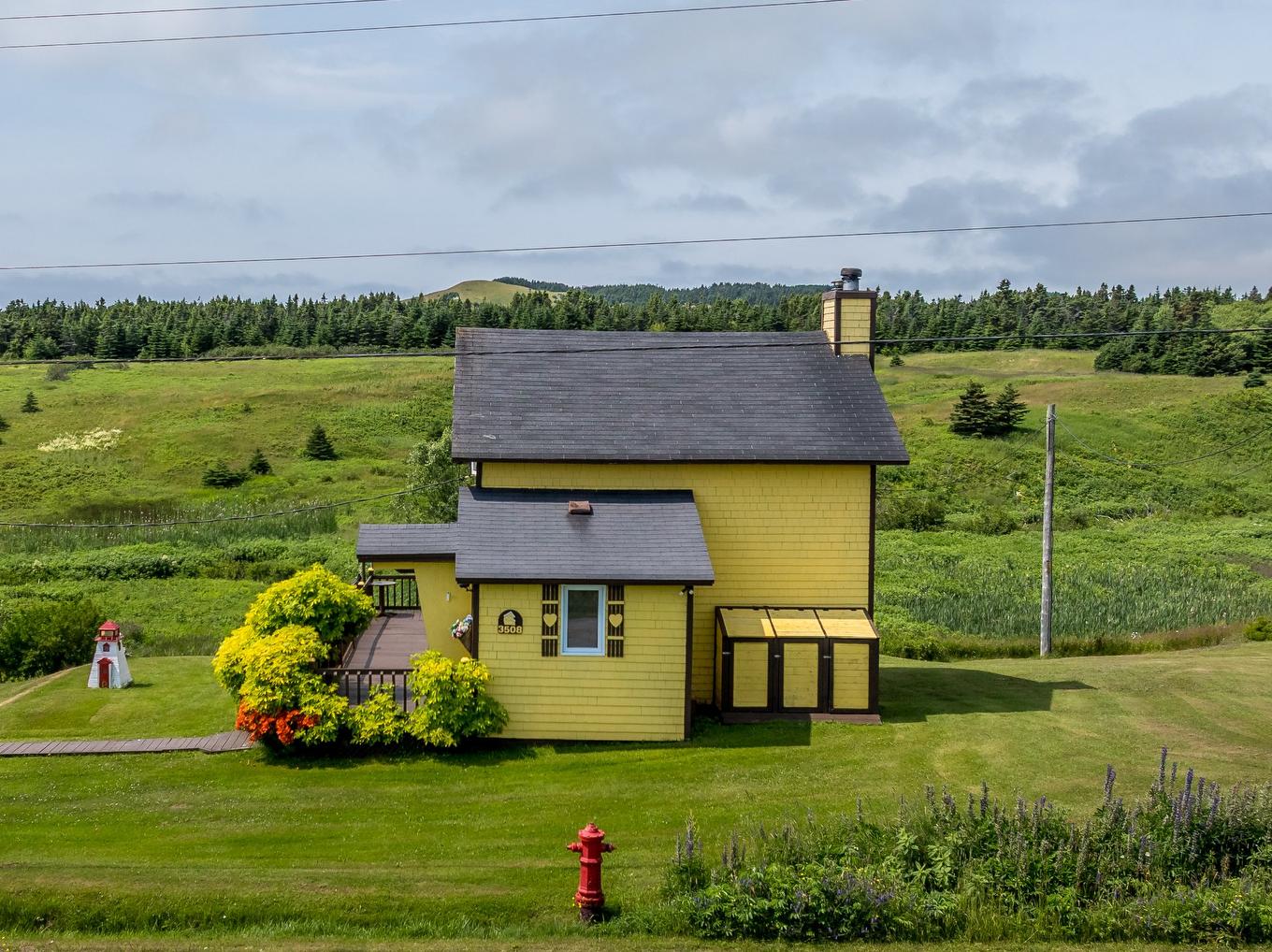 Façade - 3508 Ch. De La Montagne, Les Îles-De-La-Madeleine, QC - Outdoor With View