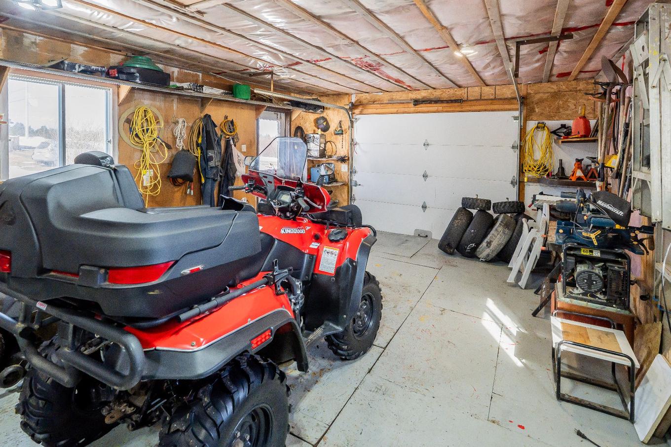 Garage - 3508 Ch. De La Montagne, Les Îles-De-La-Madeleine, QC - Indoor Photo Showing Garage