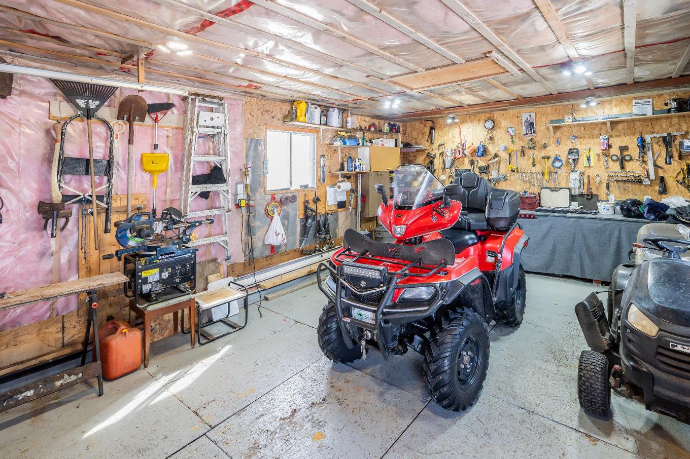 Garage - 3508 Ch. De La Montagne, Les Îles-De-La-Madeleine, QC - Indoor Photo Showing Basement