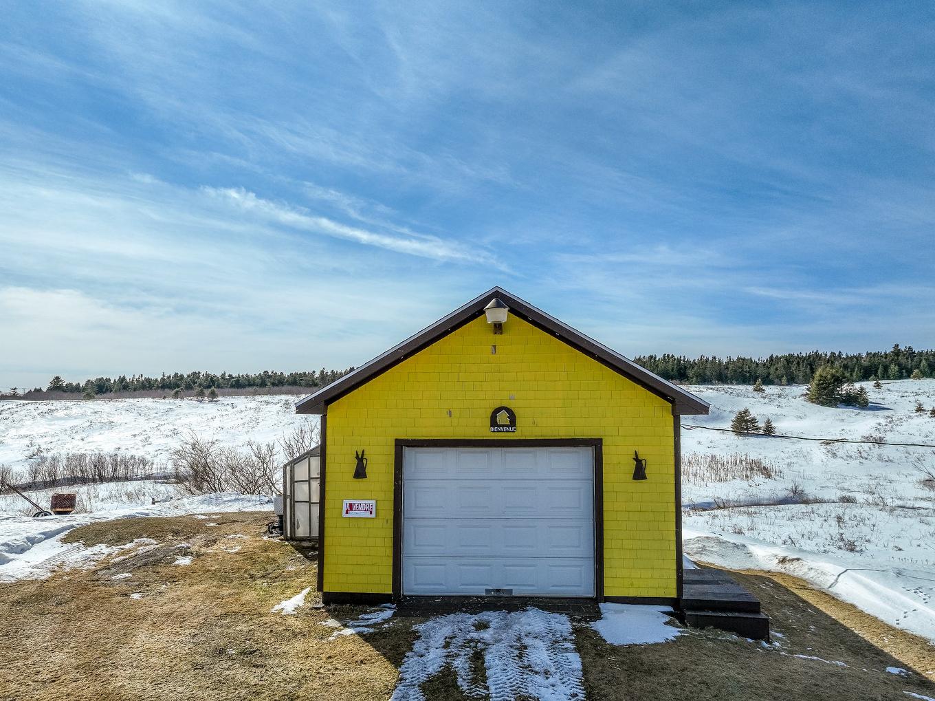 Garage - 3508 Ch. De La Montagne, Les Îles-De-La-Madeleine, QC - Outdoor