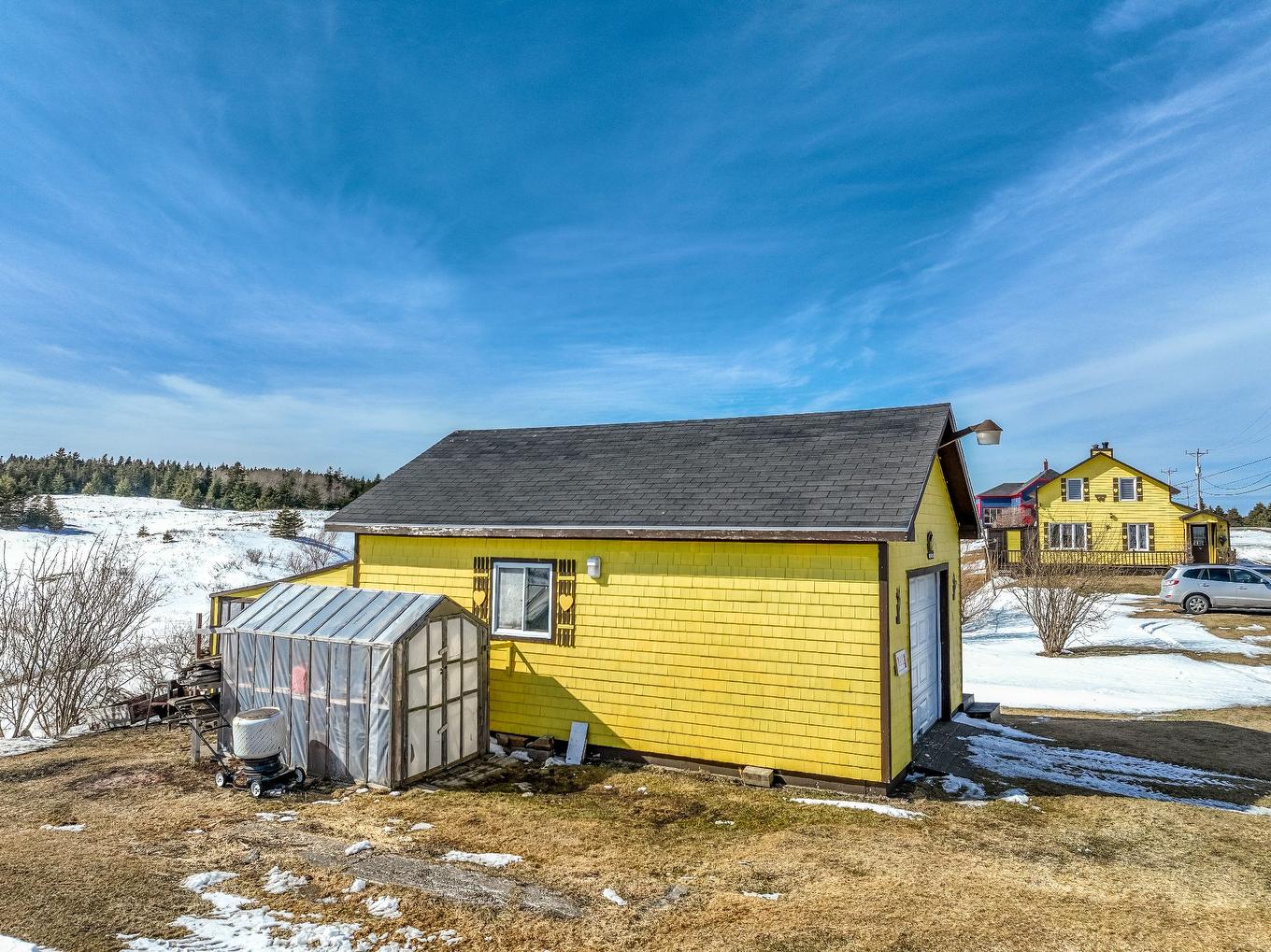 Garage - 3508 Ch. De La Montagne, Les Îles-De-La-Madeleine, QC - Outdoor