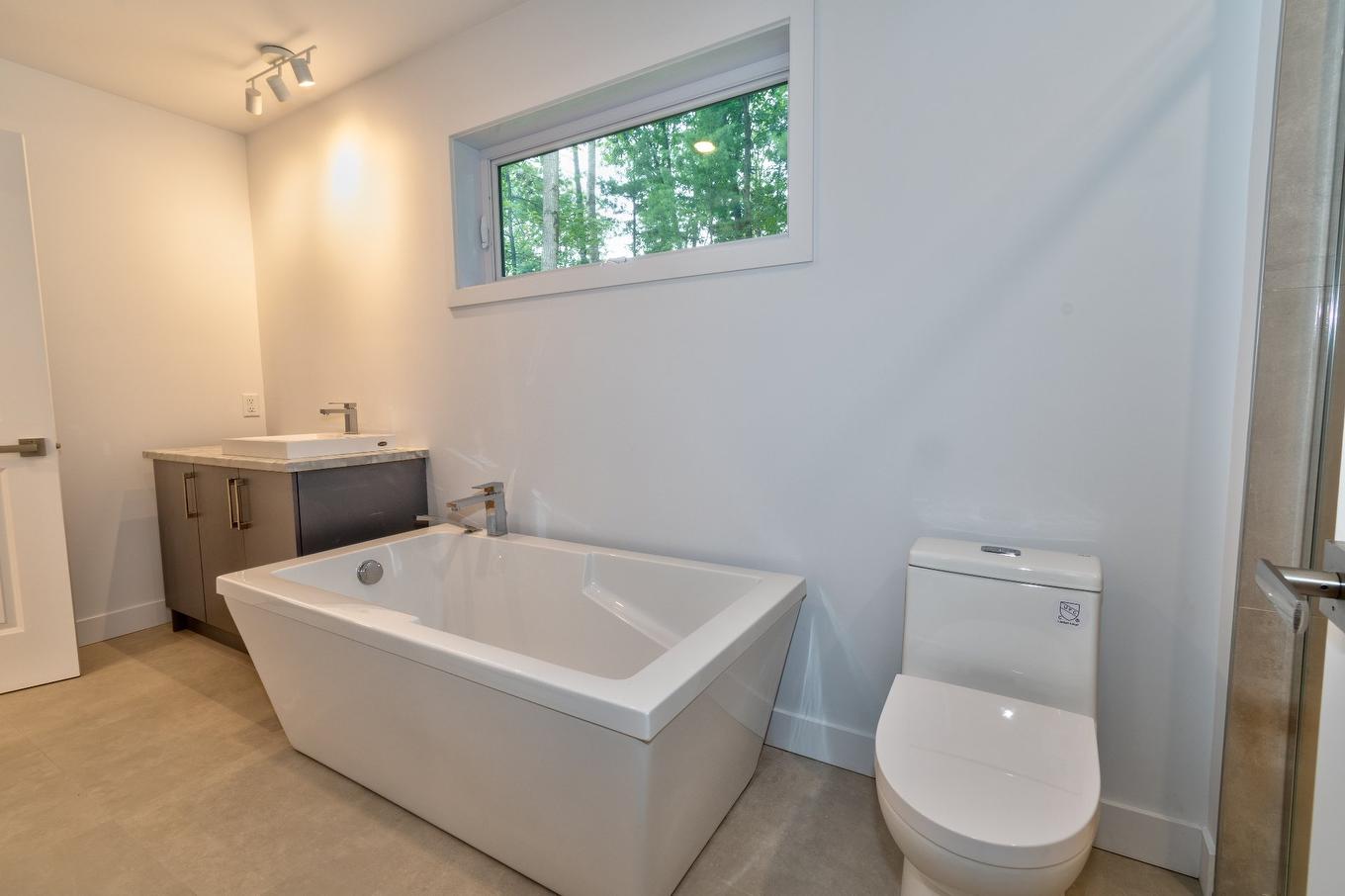 Salle de bains - 8730 Rue De Touraine, Sorel-Tracy, QC - Indoor Photo Showing Bathroom