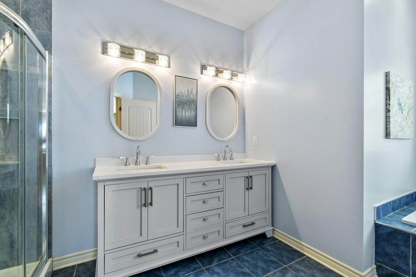 Salle de bains attenante à la CCP - 381 Rue Des Eaux-Vives, Saint-Jérôme, QC - Indoor