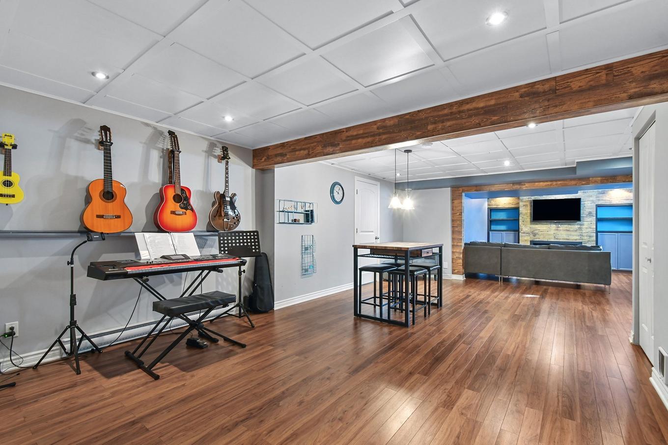 Salle familiale - 381 Rue Des Eaux-Vives, Saint-Jérôme, QC - Indoor Photo Showing Other Room