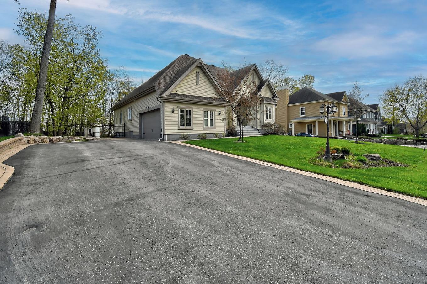 Façade - 381 Rue Des Eaux-Vives, Saint-Jérôme, QC - Outdoor With Facade
