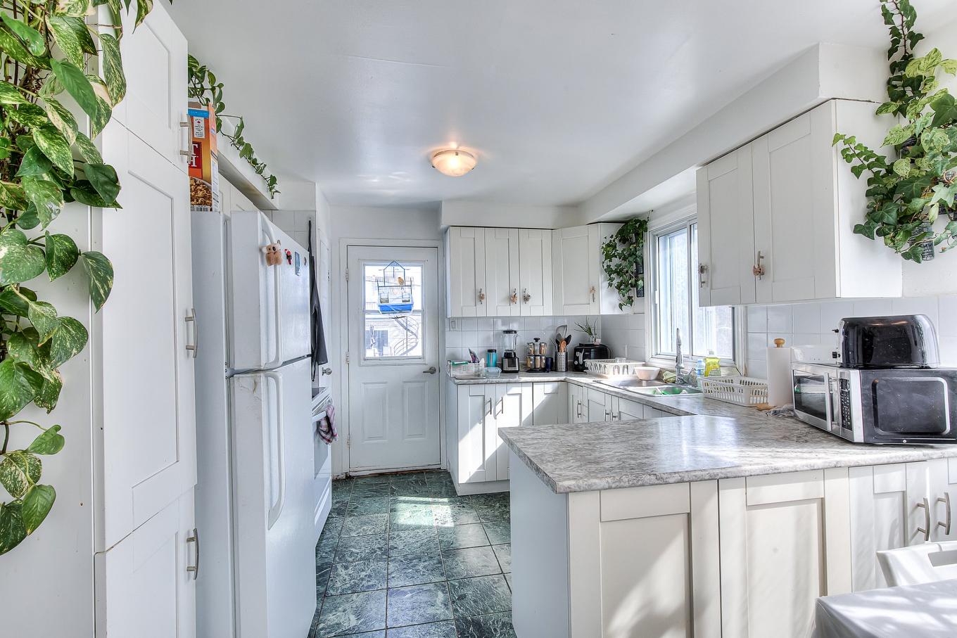 Kitchen - 1329 - 1331 100E Avenue, Laval (Chomedey), QC - Indoor Photo Showing Kitchen