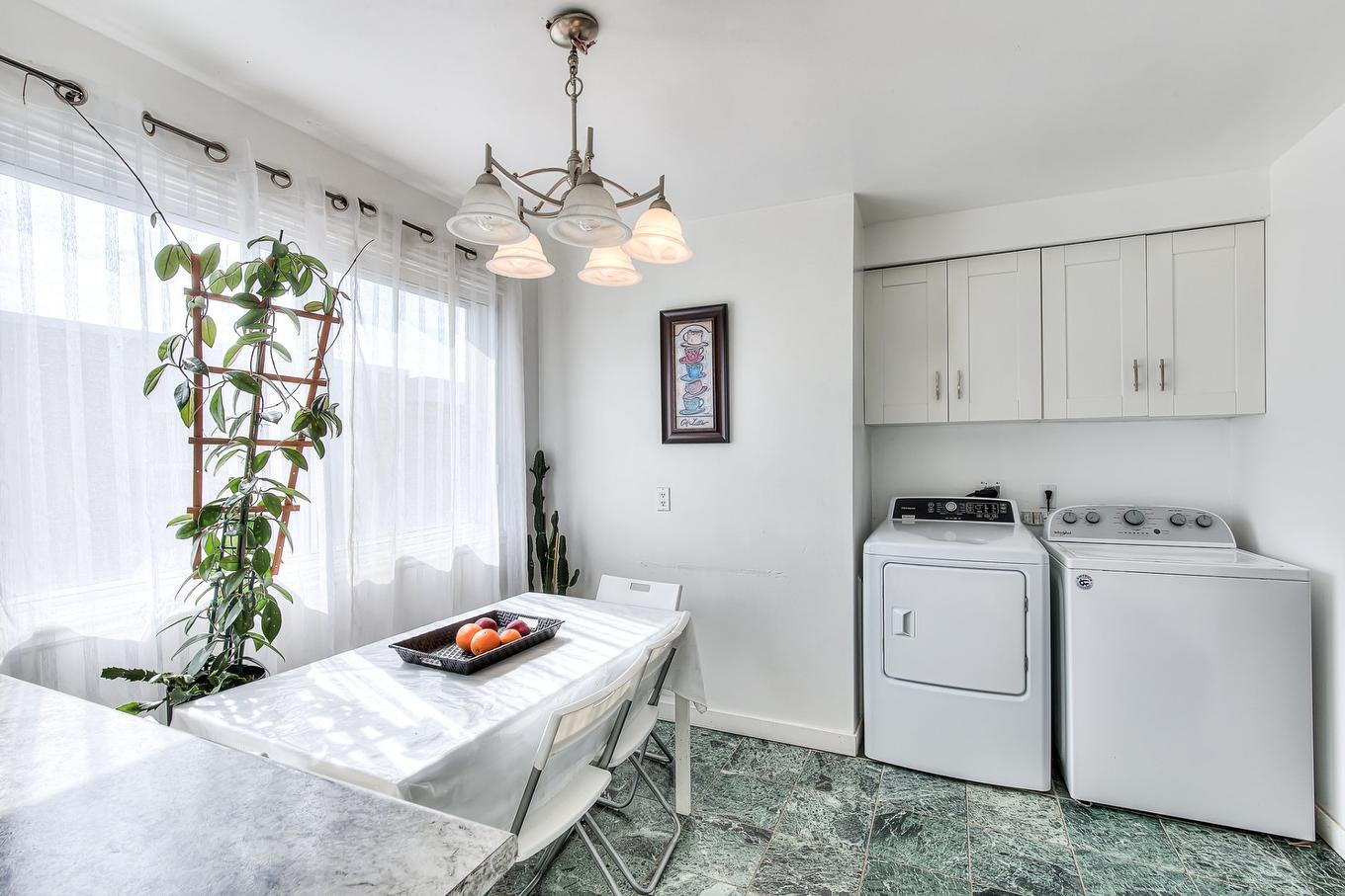 Kitchen - 1329 - 1331 100E Avenue, Laval (Chomedey), QC - Indoor Photo Showing Laundry Room