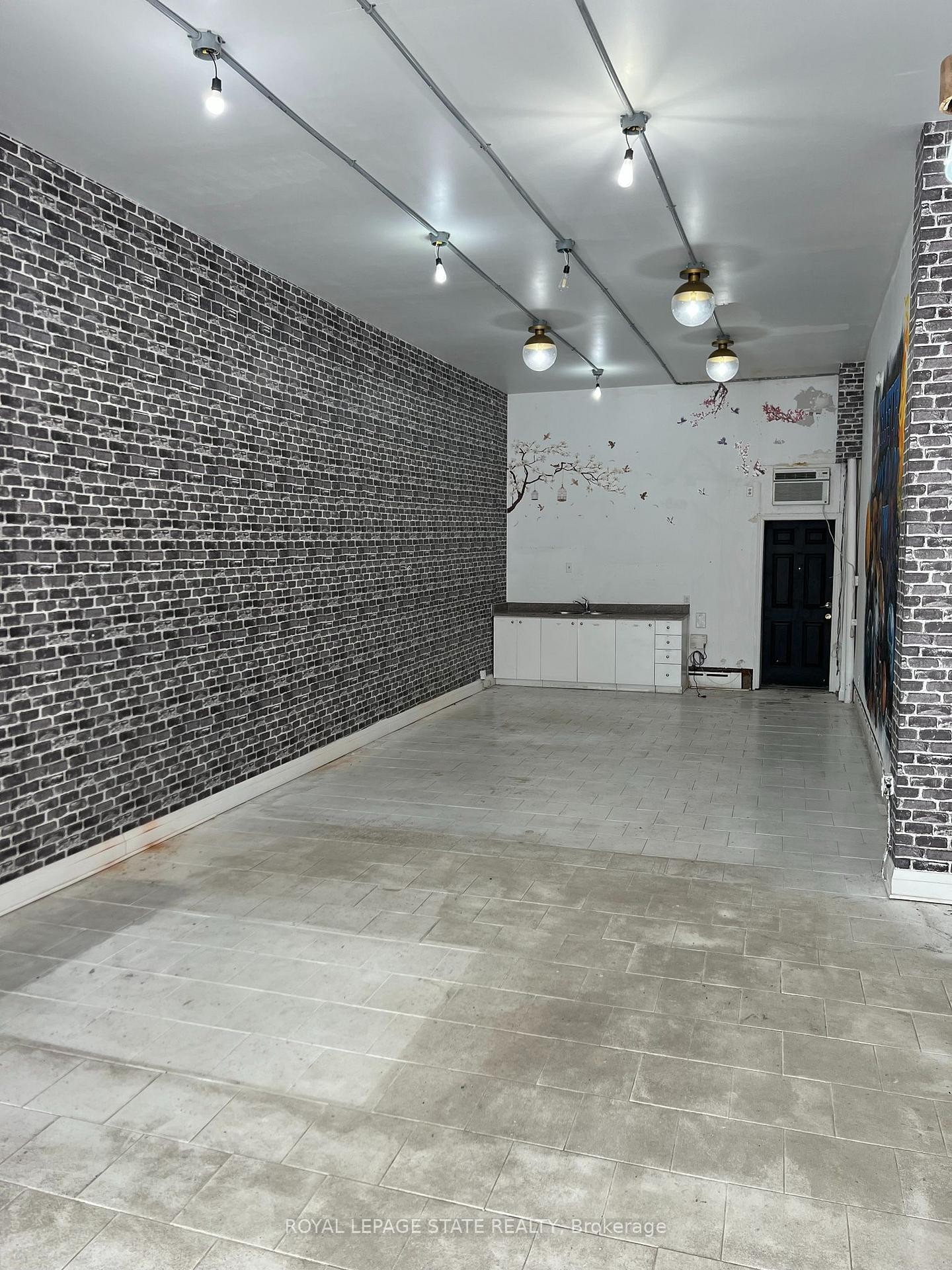 599 King Street E, Hamilton, ON