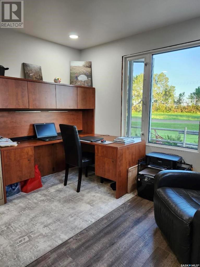 Bell Acreage, Benson Rm No. 35, SK - Indoor