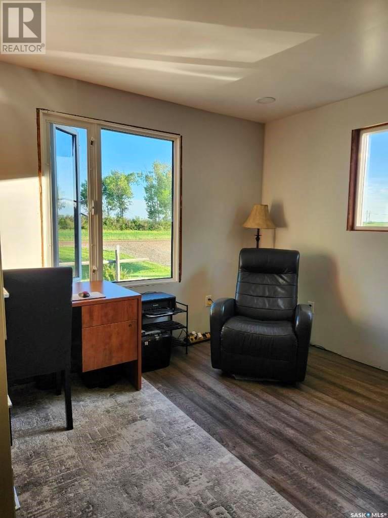 Bell Acreage, Benson Rm No. 35, SK - Indoor