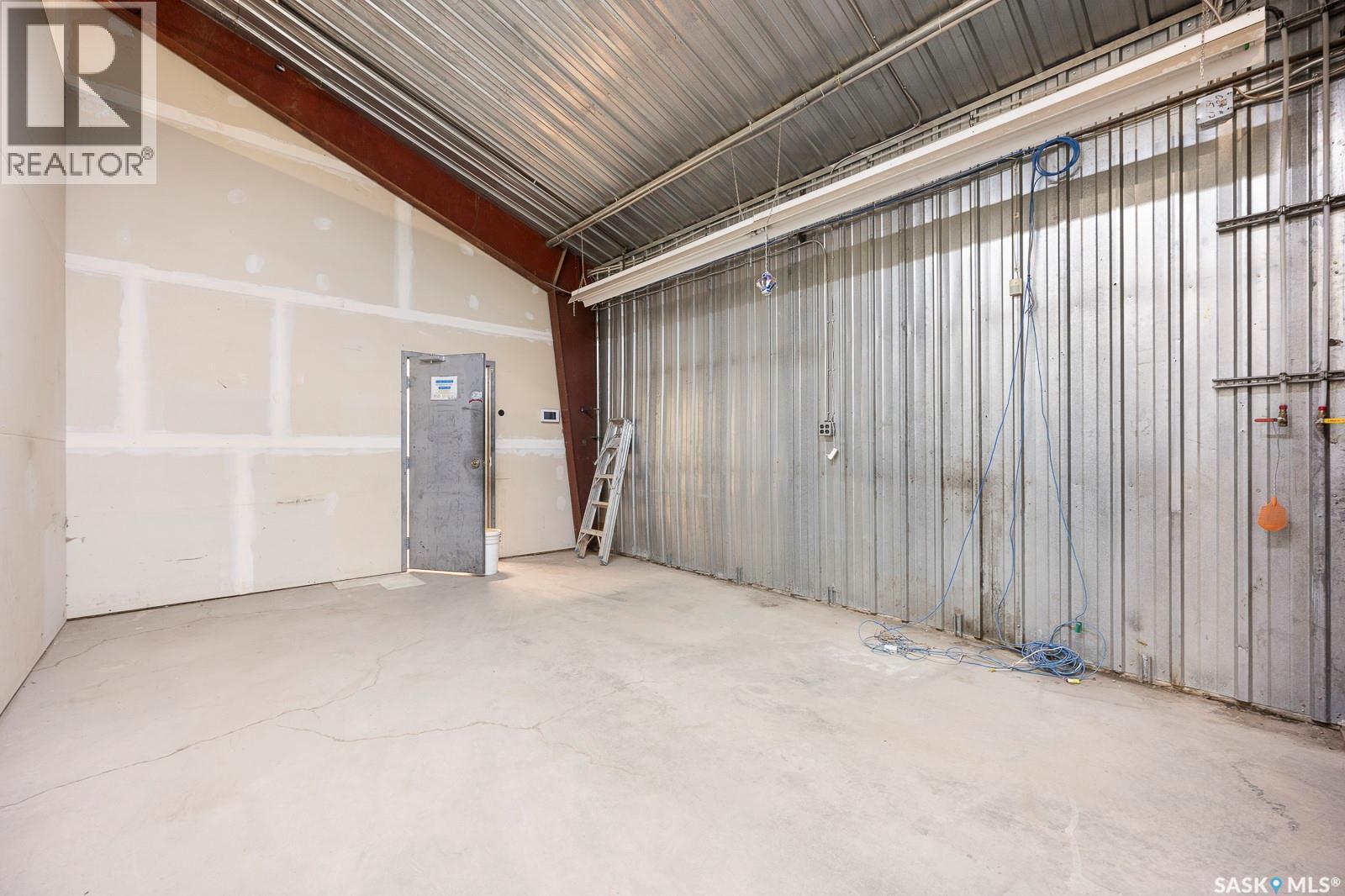 4 305 Dewdney Avenue, Regina, SK