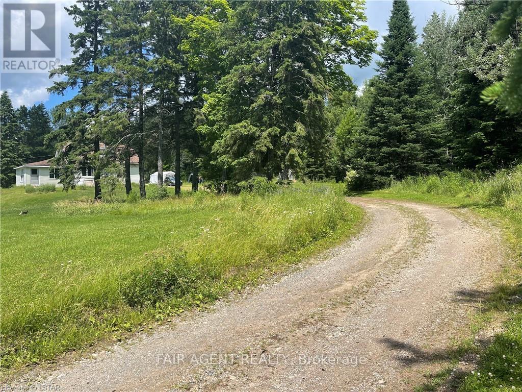 2442 Highway 520, Magnetawan, ON - Outdoor