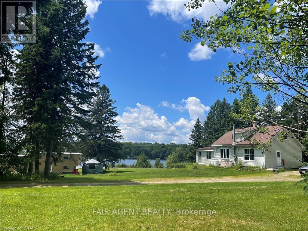 2442 Highway 520, Magnetawan, ON - Outdoor