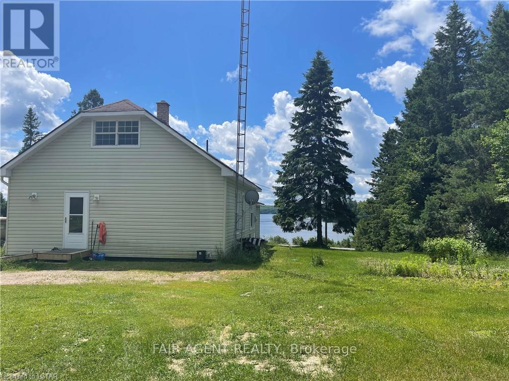 2442 Highway 520, Magnetawan, ON - Outdoor