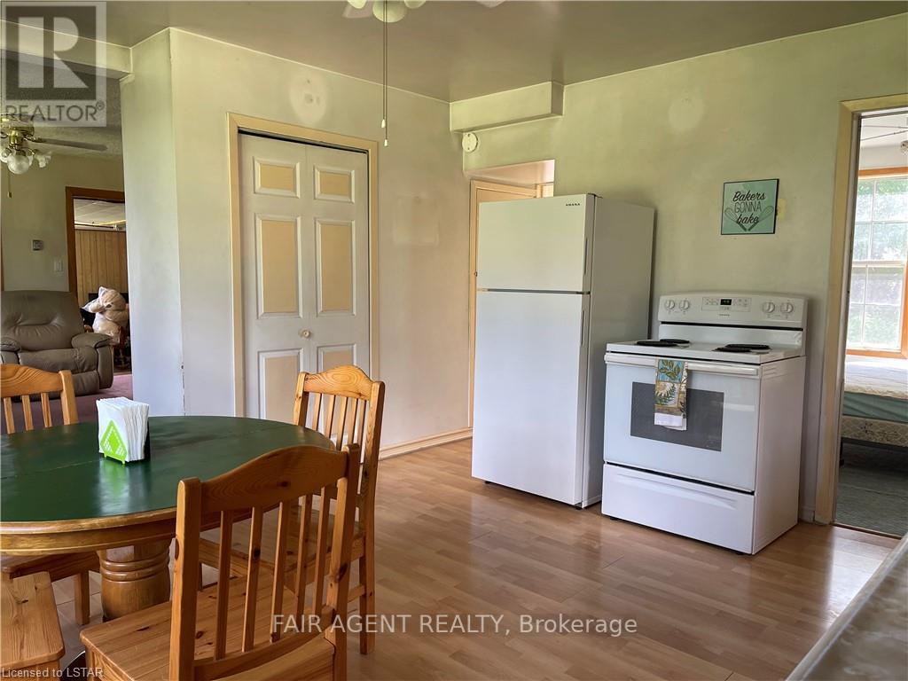 2442 Highway 520, Magnetawan, ON - Indoor