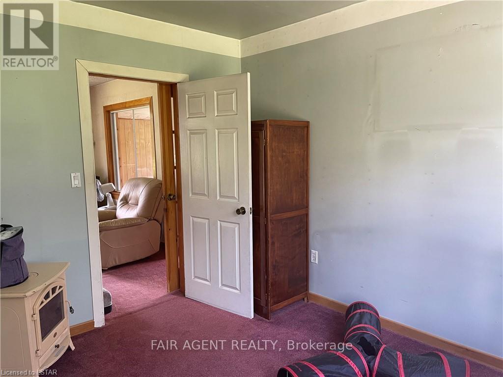 2442 Highway 520, Magnetawan, ON - Indoor