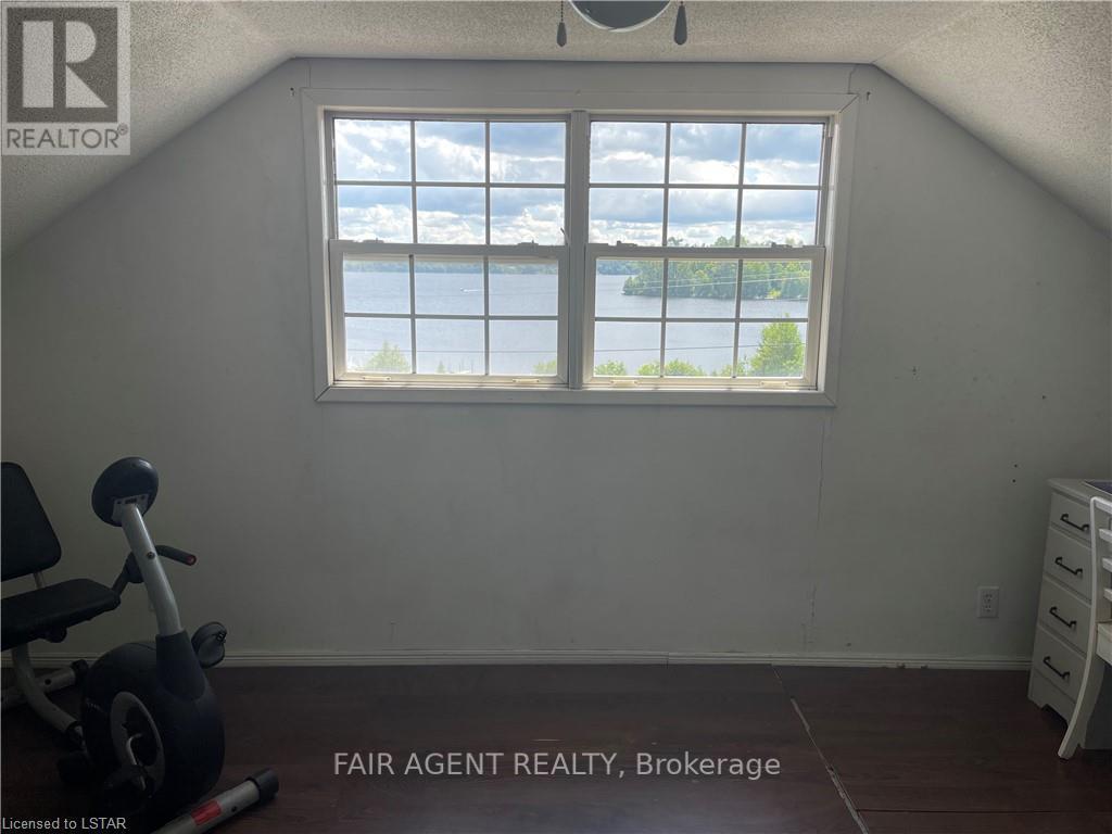 2442 Highway 520, Magnetawan, ON - Indoor