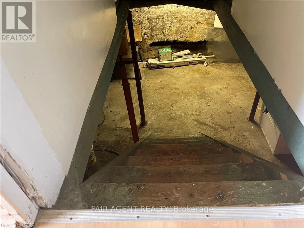 2442 Highway 520, Magnetawan, ON - Indoor Photo Showing Other Room