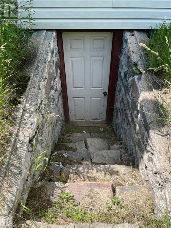 2442 Highway 520, Magnetawan, ON - Outdoor