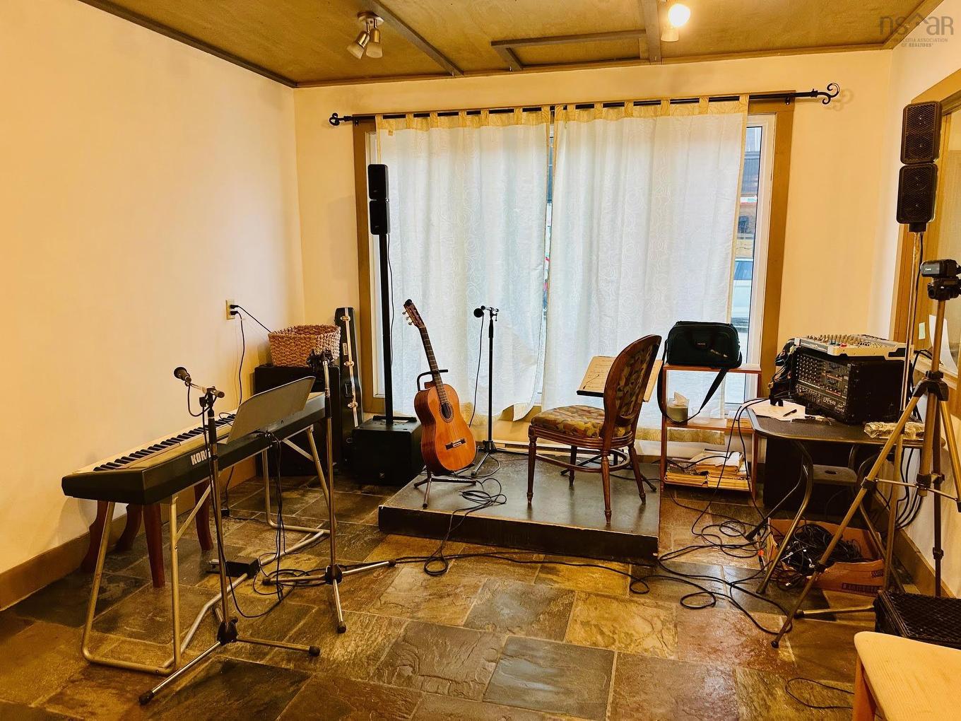 84 Portland Street, Dartmouth, NS