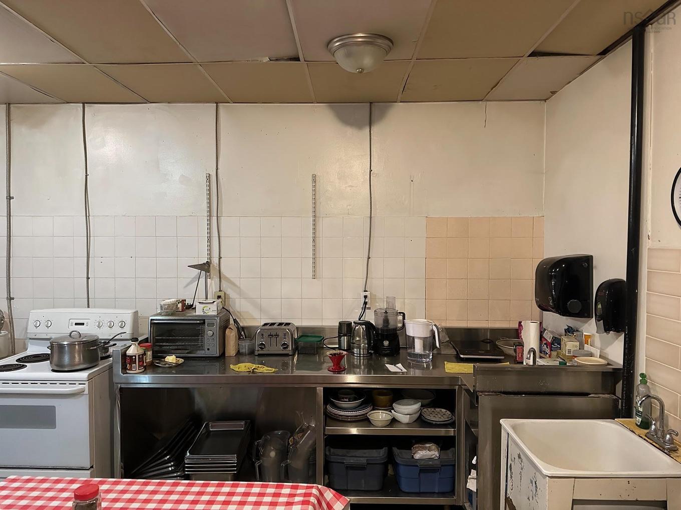 84 Portland Street, Dartmouth, NS