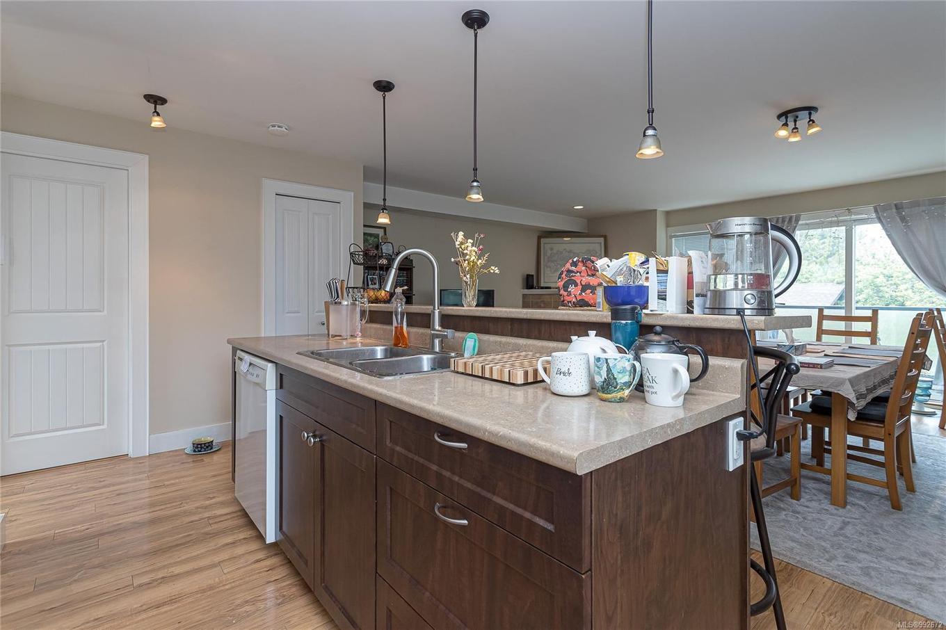 1044 Hillside Ave, Victoria, BC - Indoor Photo Showing Kitchen With Double Sink