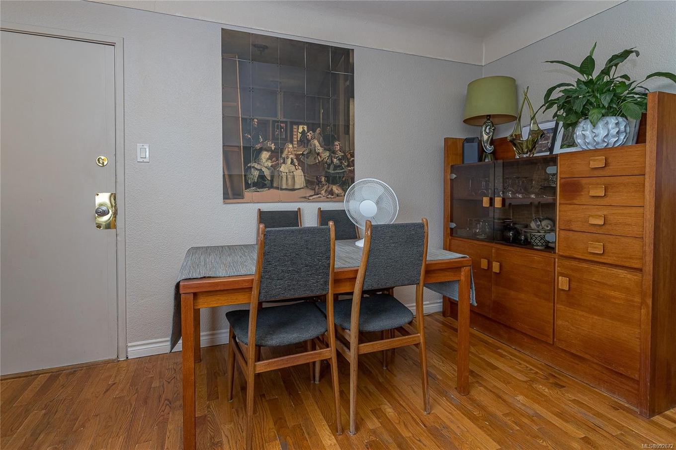 1044 Hillside Ave, Victoria, BC - Indoor