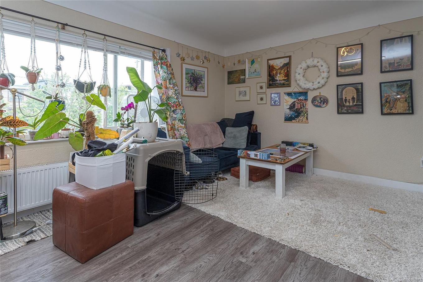 1044 Hillside Ave, Victoria, BC - Indoor