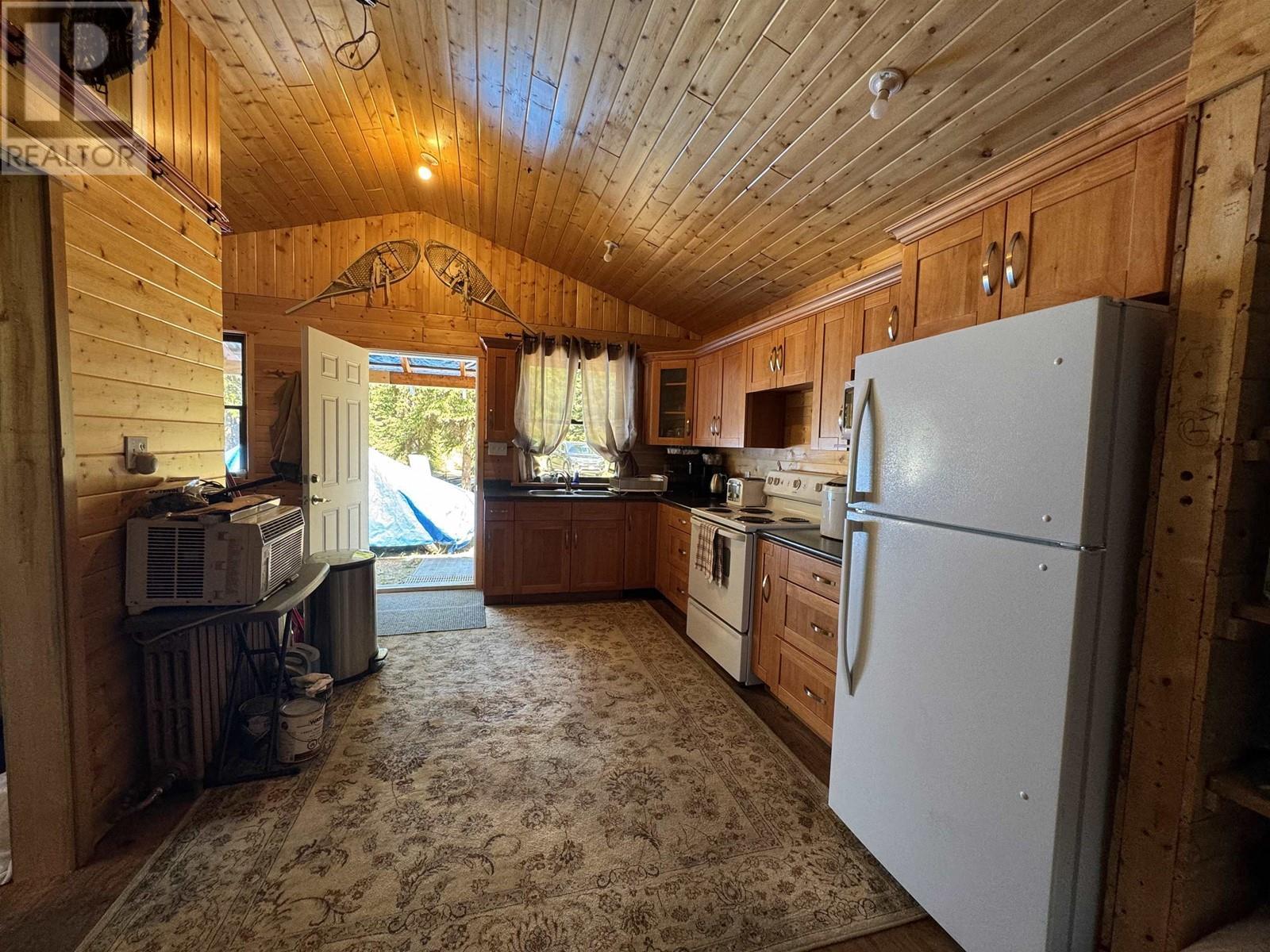 4836 Binnie Road, Lac La Hache, BC