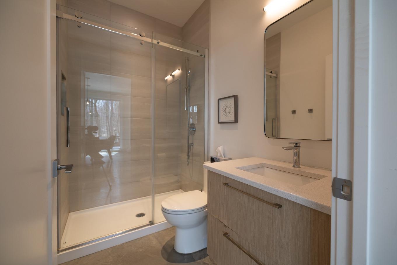 Aerial photo - 14 Ch. Des Colibris, Saint-Hippolyte, QC - Indoor Photo Showing Bathroom