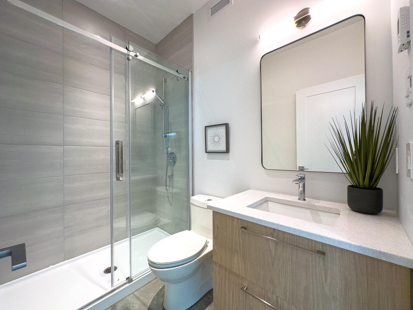 Aerial photo - 14 Ch. Des Colibris, Saint-Hippolyte, QC - Indoor Photo Showing Bathroom