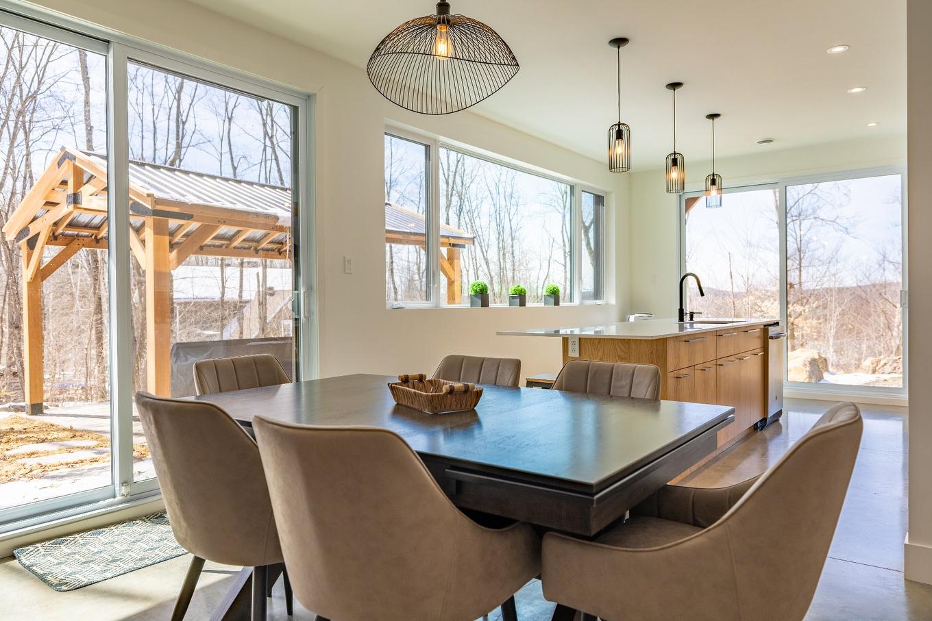 Aerial photo - 14 Ch. Des Colibris, Saint-Hippolyte, QC - Indoor Photo Showing Dining Room