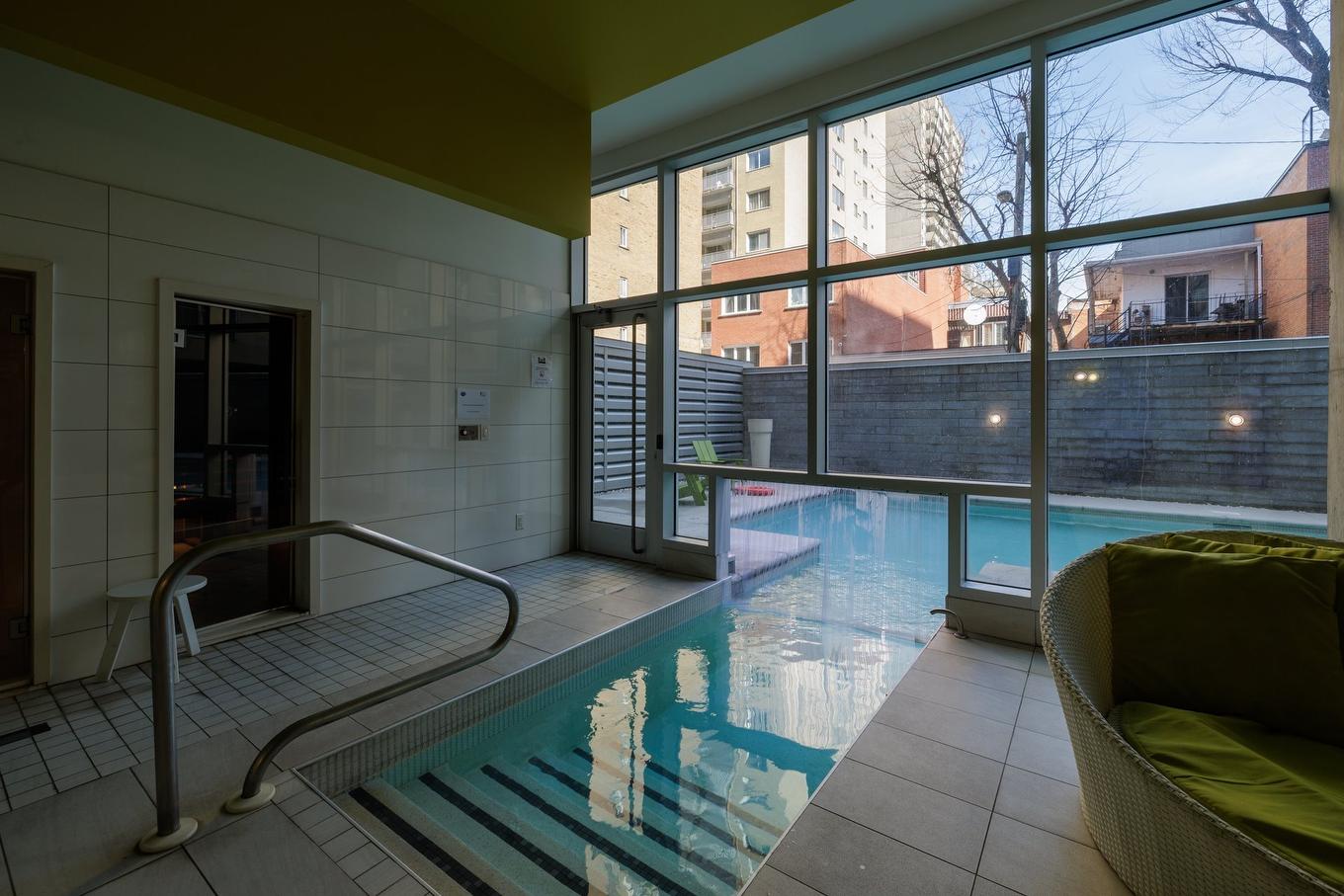 Hot tub - 2045-1414 Rue Chomedey, Montréal (Ville-Marie), QC - Photo Showing Other Room With In Ground Pool