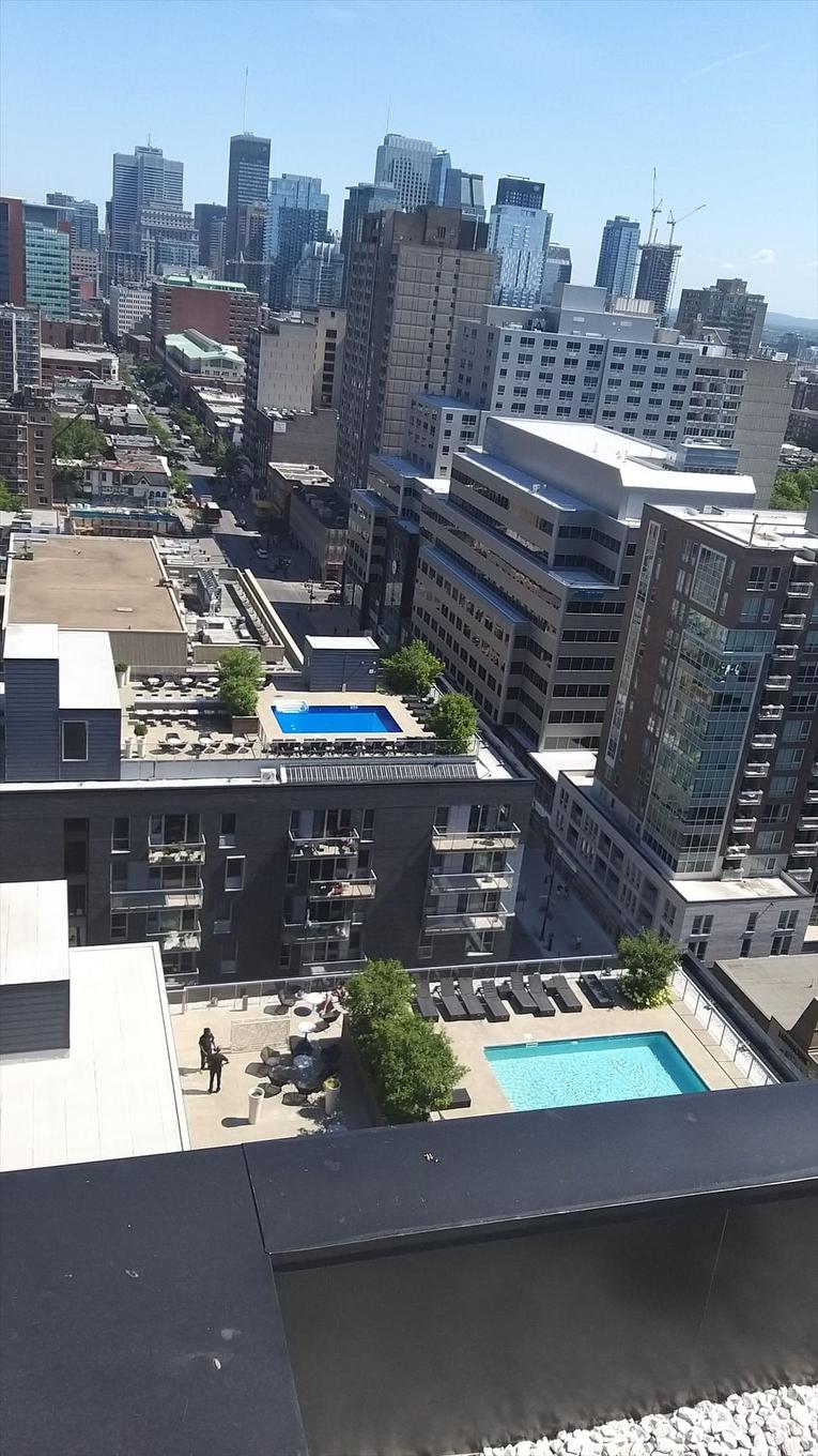 Pool - 2045-1414 Rue Chomedey, Montréal (Ville-Marie), QC - Outdoor With Balcony