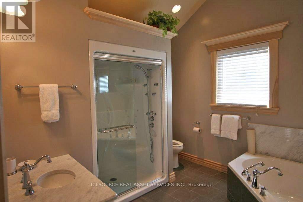 A - 1016 Twin Pine Lane, Frontenac, ON - Indoor Photo Showing Bathroom