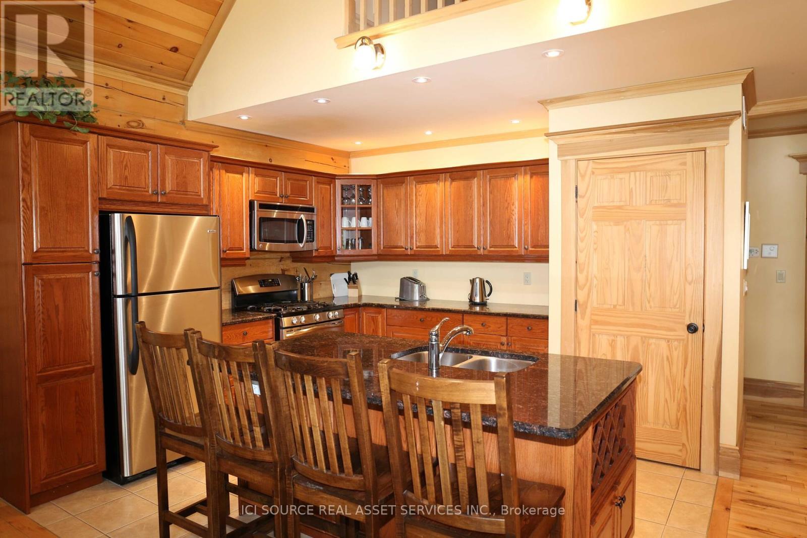 B - 1016 Twin Pine Lane, Frontenac, ON