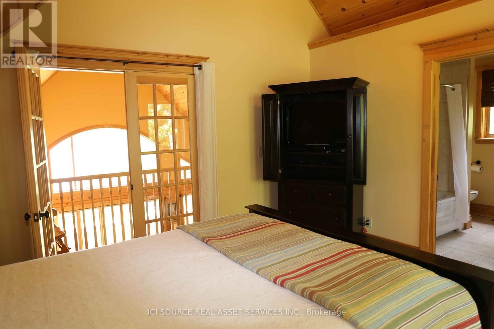 B - 1016 Twin Pine Lane, Frontenac, ON